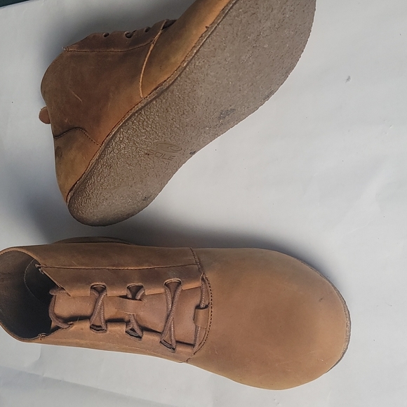 Sole Tan Boots - Picture 3 of 4